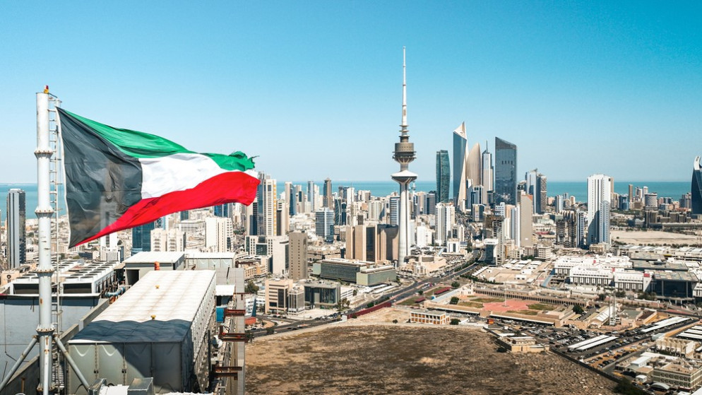 الكويت تعلن إعادة فتح الأجواء بمطارها الدولي