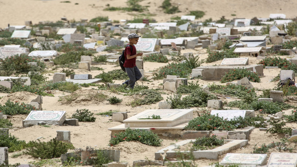 استشهاد 13 فلسطينيا جراء القصف الإسرائيلي على غزة