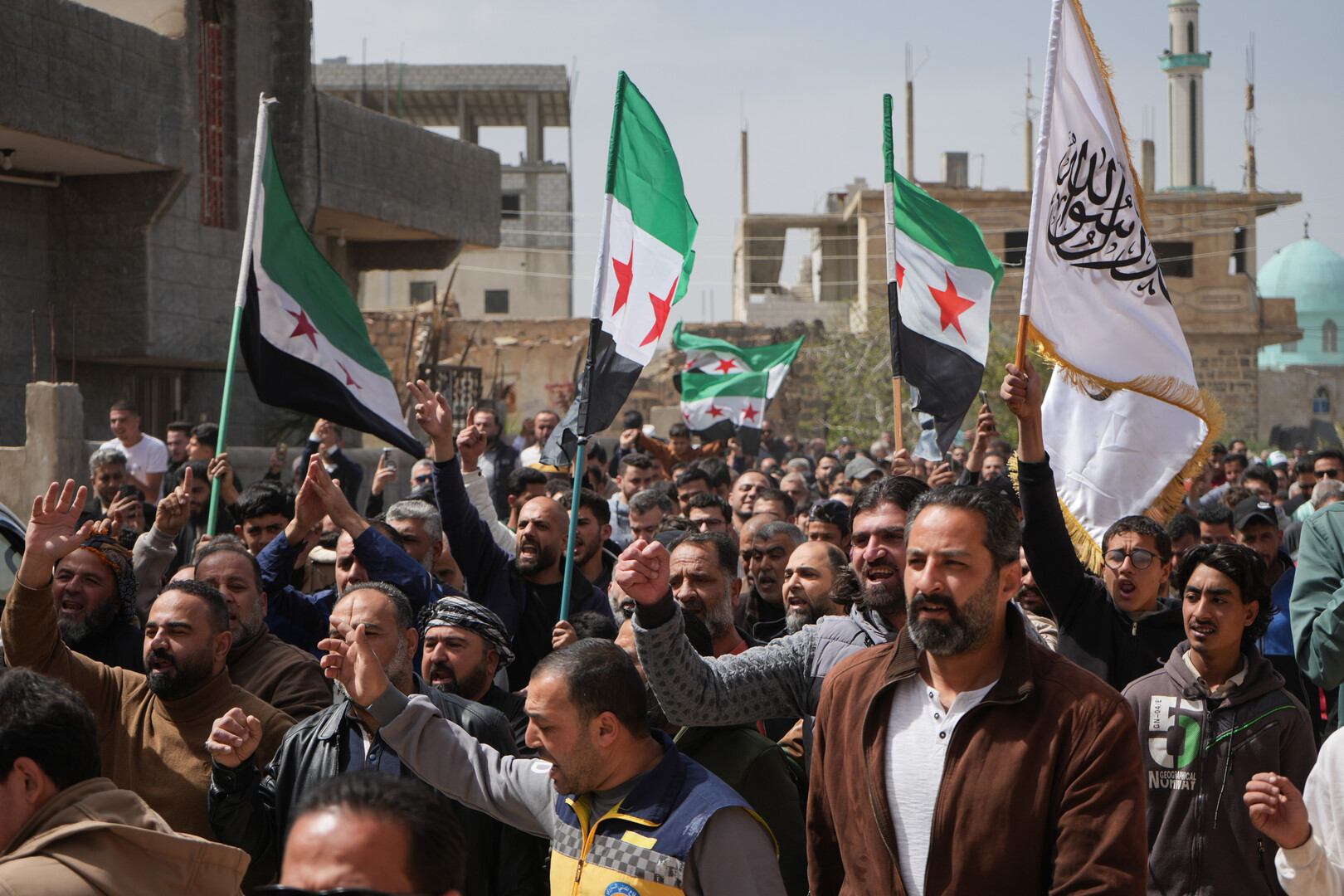 احتفالات في سوريا ولبنان بعد القبض على أمجد يوسف المتهم بمجزرة التضامن