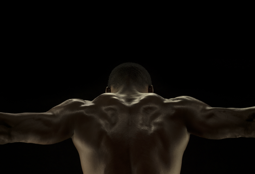 دراسة تكشف علاقة غير متوقعة بين القوة البدنية والذكاء لدى الرجال