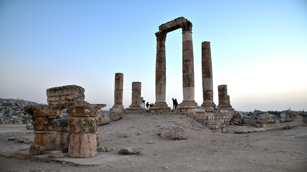 أجواء دافئة مع أمطار متفرقة في الأردن