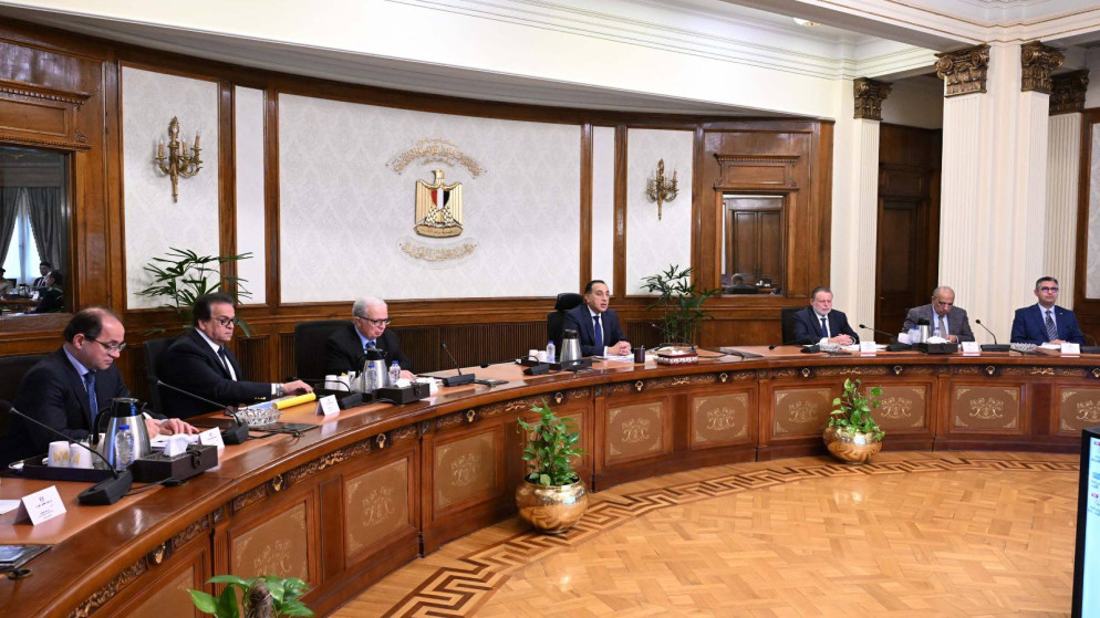 مصر تلغي قرار غلق المحال التجارية والمطاعم الساعة 11 مساء