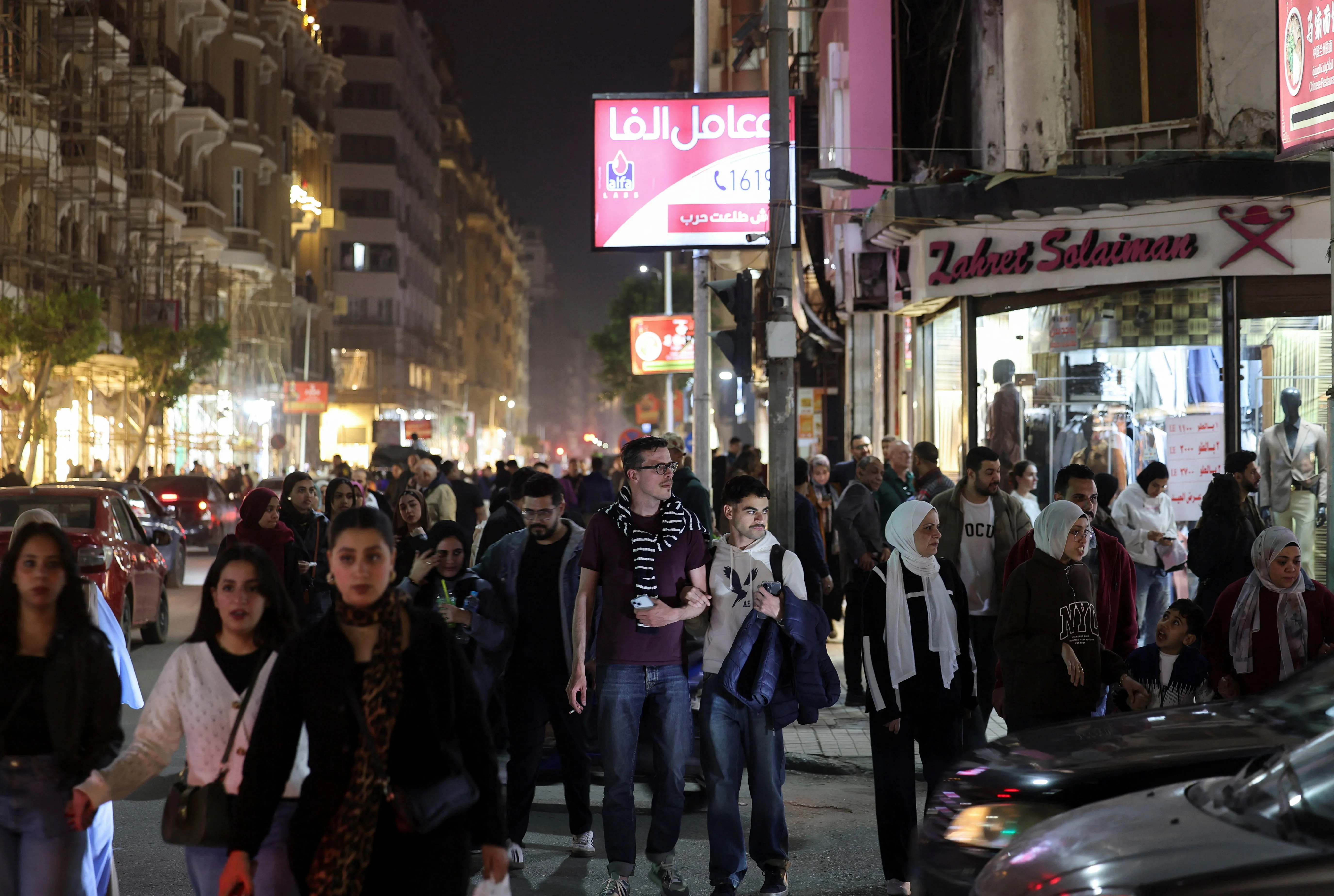 مصر تلغي قيود غلق المحال بعد تحسن إمدادات الطاقة