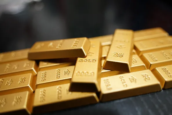 تذبذب اسعار الذهب بسبب ضعف الدولار وآمال التهدئة في الشرق الاوسط