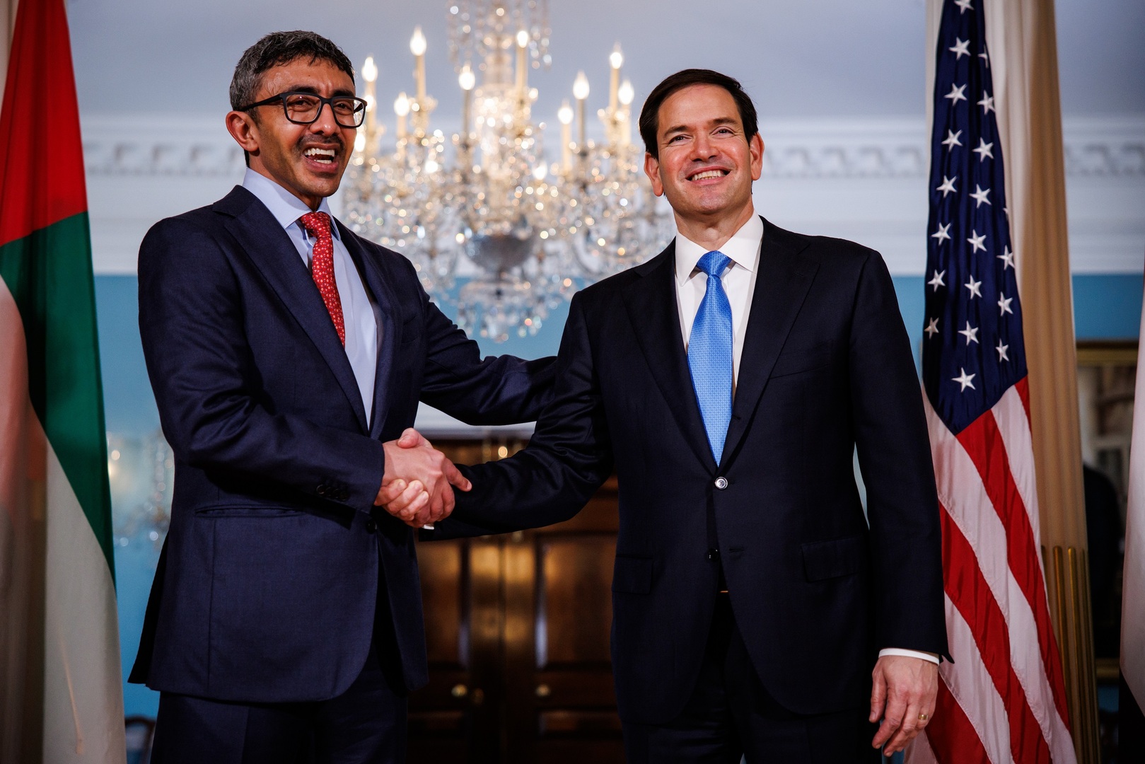 عبدالله بن زايد يناقش تداعيات الاعتداءات الإيرانية مع روبيو ويشيد بجهود ترامب