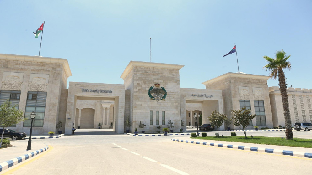 سقوط فتاة من جسر عبدون في عمان يتسبب في حالة طوارئ