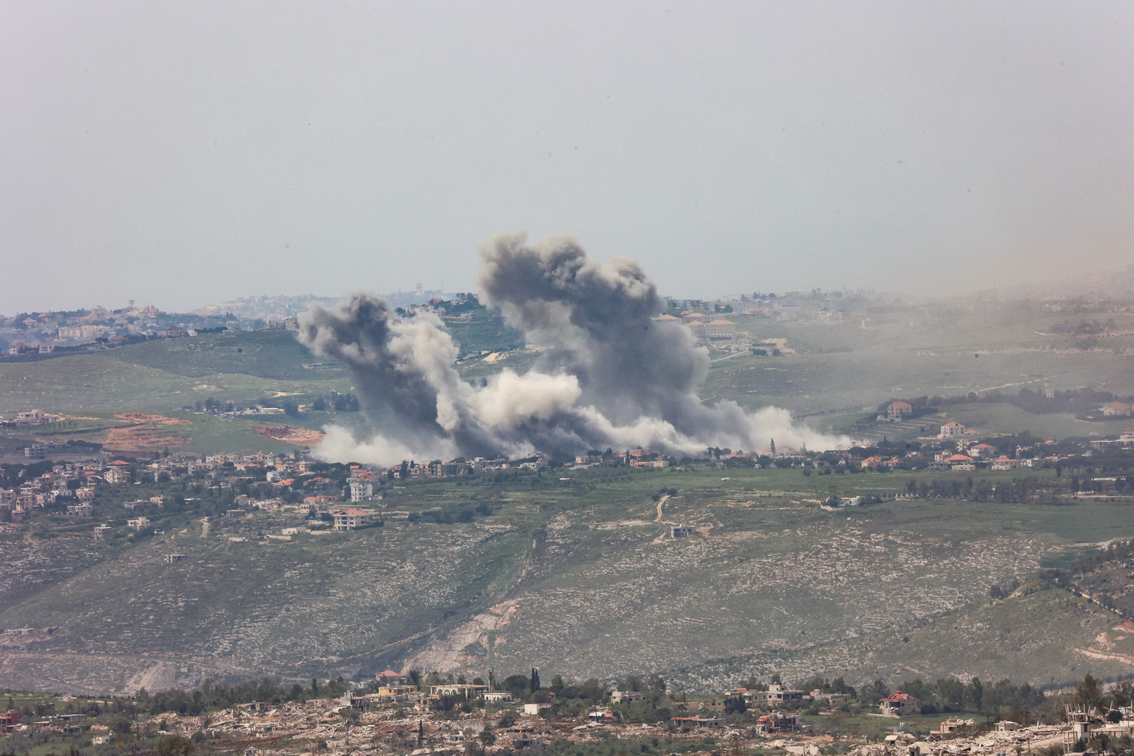 تصعيد عسكري إسرائيلي جديد في جنوب لبنان يسفر عن قتلى وجرحى