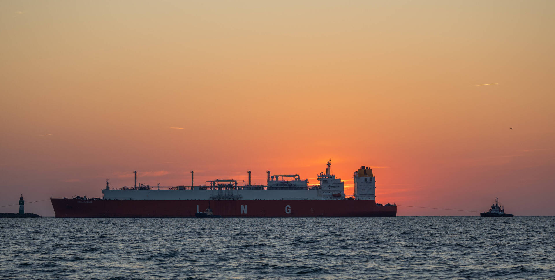 ناقلة غاز إماراتية تحقق إنجازا غير مسبوق في مضيق هرمز