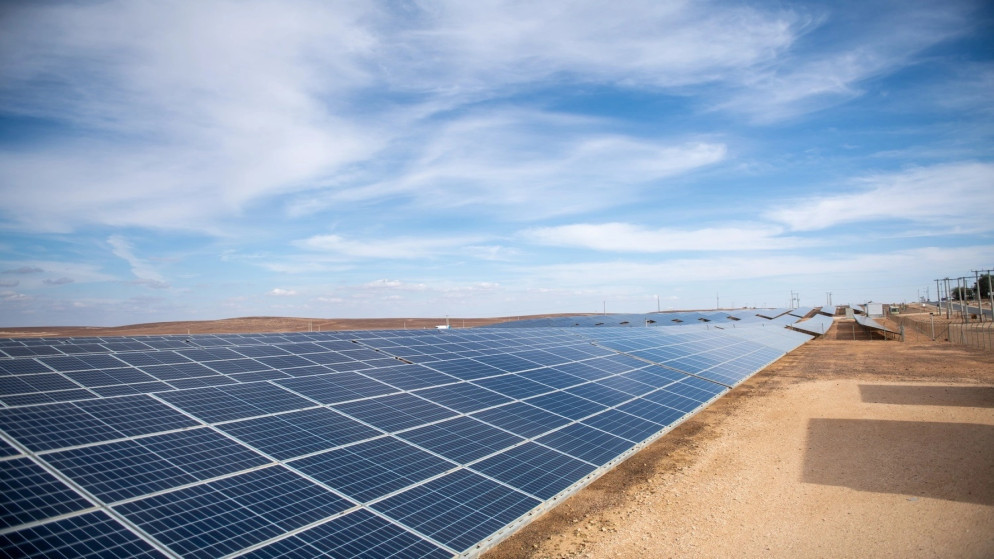 حرب ايران تعجل بالتحول نحو الطاقة المتجددة عالميا