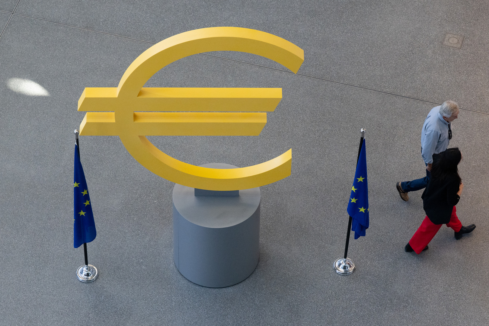 المركزي الاوروبي يثبت الفائدة وسط تداعيات الحرب في الشرق الاوسط