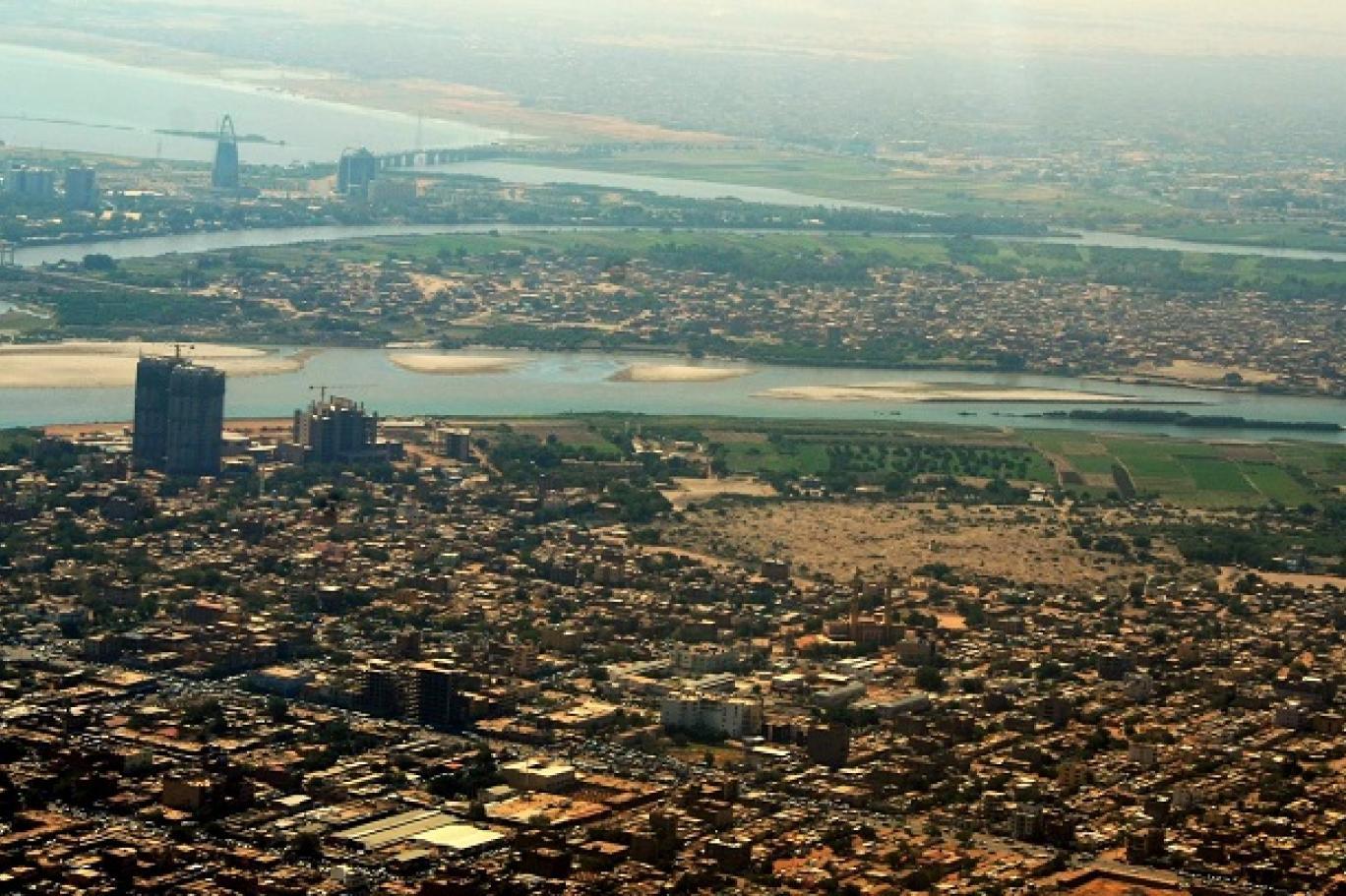 السودان يتهم إثيوبيا والإمارات باستهداف مطار الخرطوم