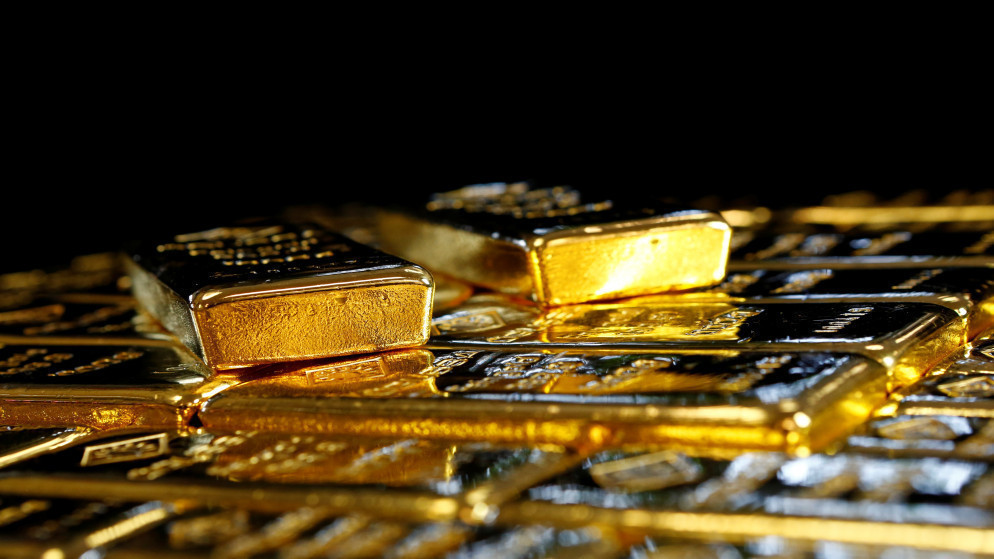 ارتفاع أسعار الذهب بدعم من آمال السلام وضعف الدولار