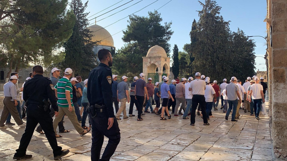 مستوطنون يقتحمون المسجد الاقصى بحماية الاحتلال