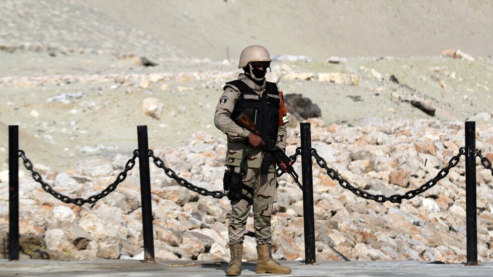 مصر تعزز استعداداتها العسكرية على الحدود مع السودان amidst escalating tensions