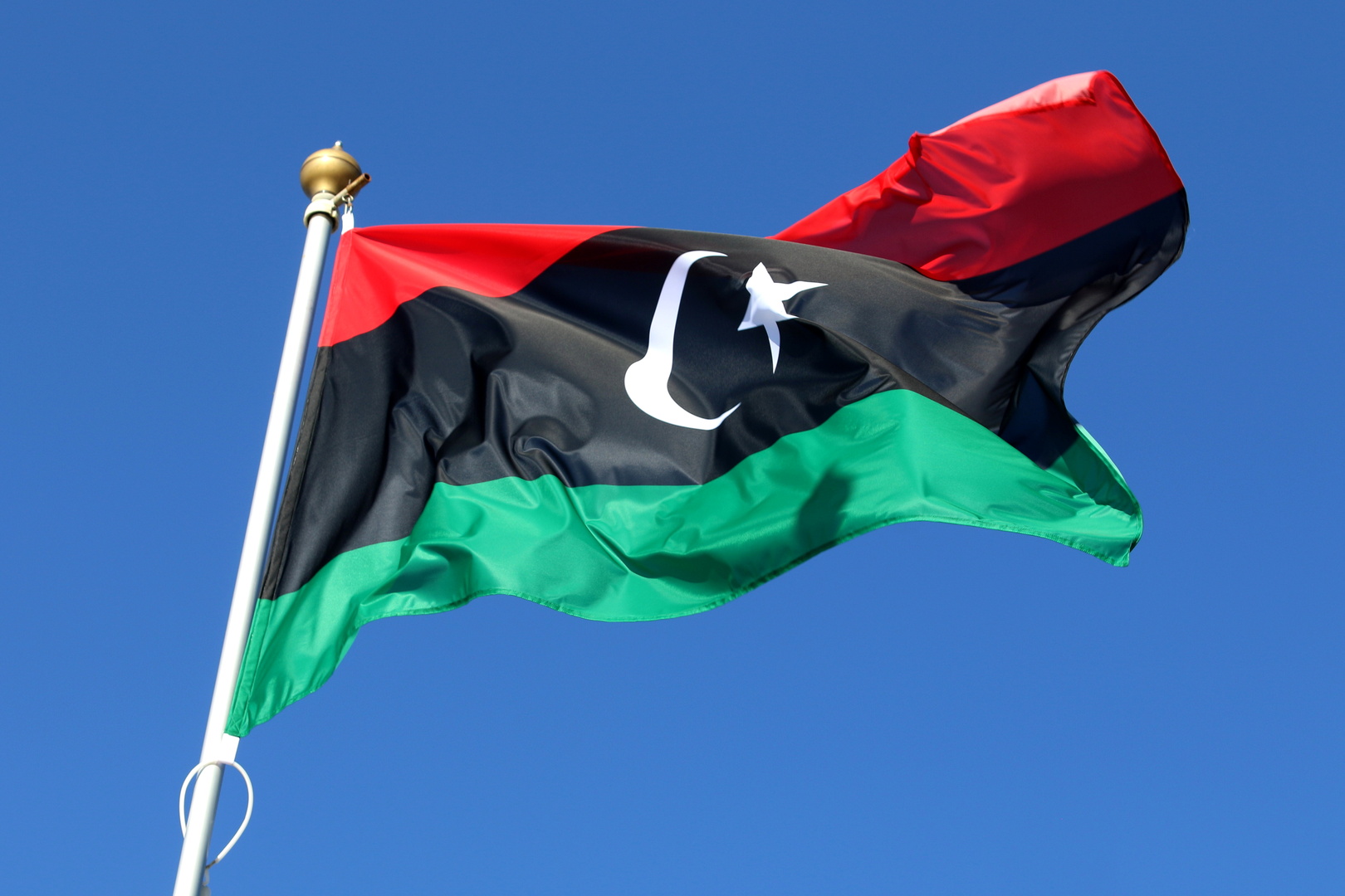 تعزيز التعاون بين ليبيا وإيطاليا في مجالات الهجرة والطاقة