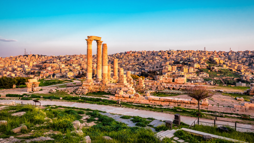 ارتفاع درجات الحرارة وطقس دافئ في الأردن