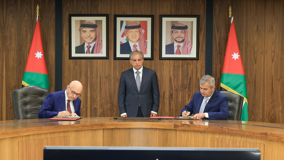 الأردن يوقع اتفاقية استثمار لإنتاج الأمونيا الخضراء بتكلفة مليار دولار