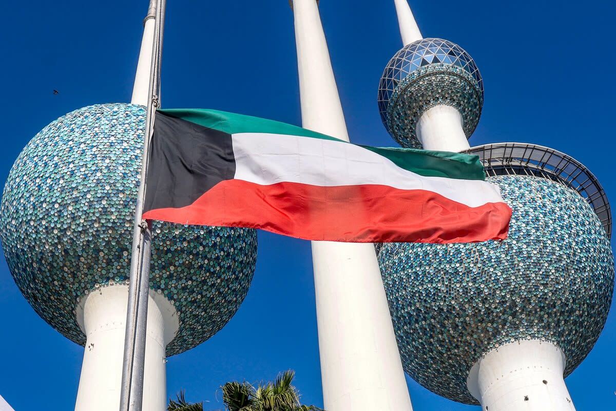 الكويت تتصدى لمسيرات معادية في أجوائها وتؤكد جاهزيتها الأمنية