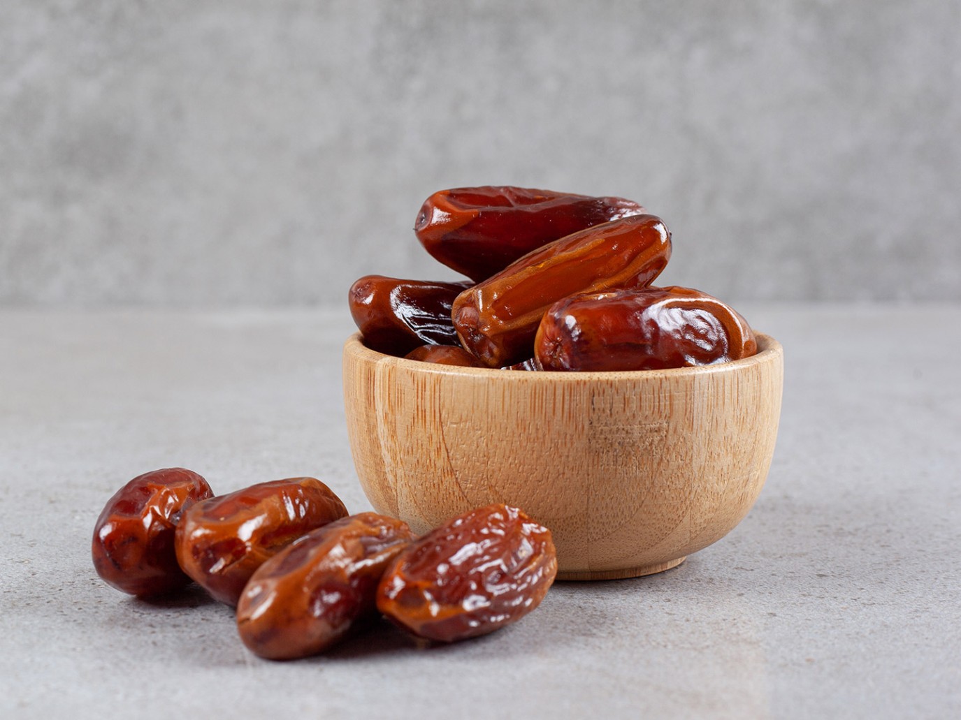 فوائد تناول التمر على الريق: تجربة شخصية تعزز النشاط والصحة