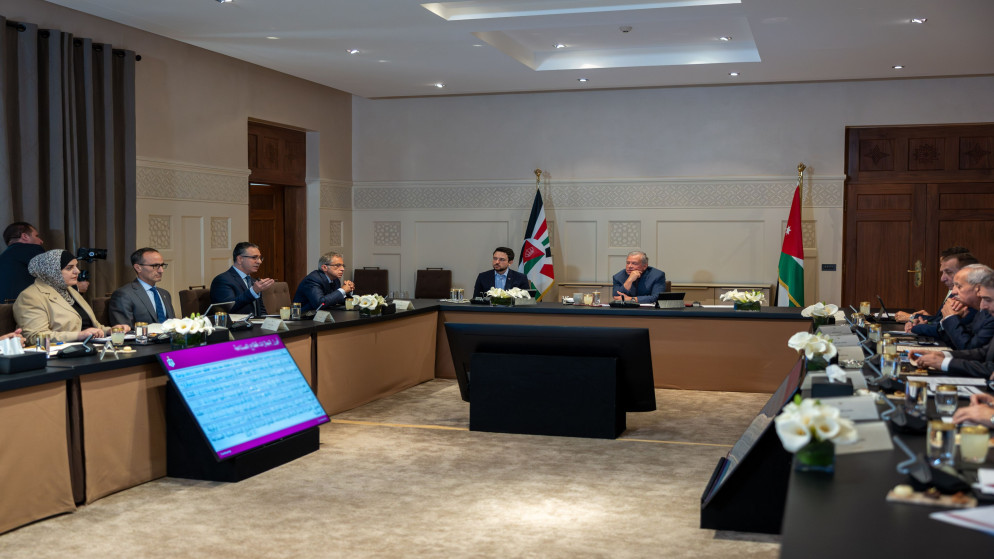 الملك يدعو لتعزيز مكانة الاردن كمركز صناعي اقليمي