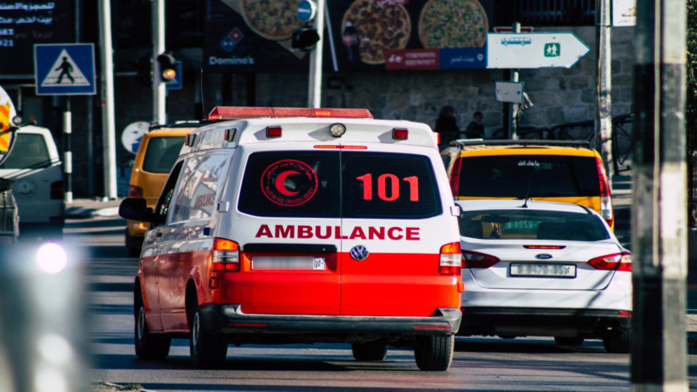 طفل يتعرض لإصابات خطيرة جراء هجوم مستوطنين في رام الله