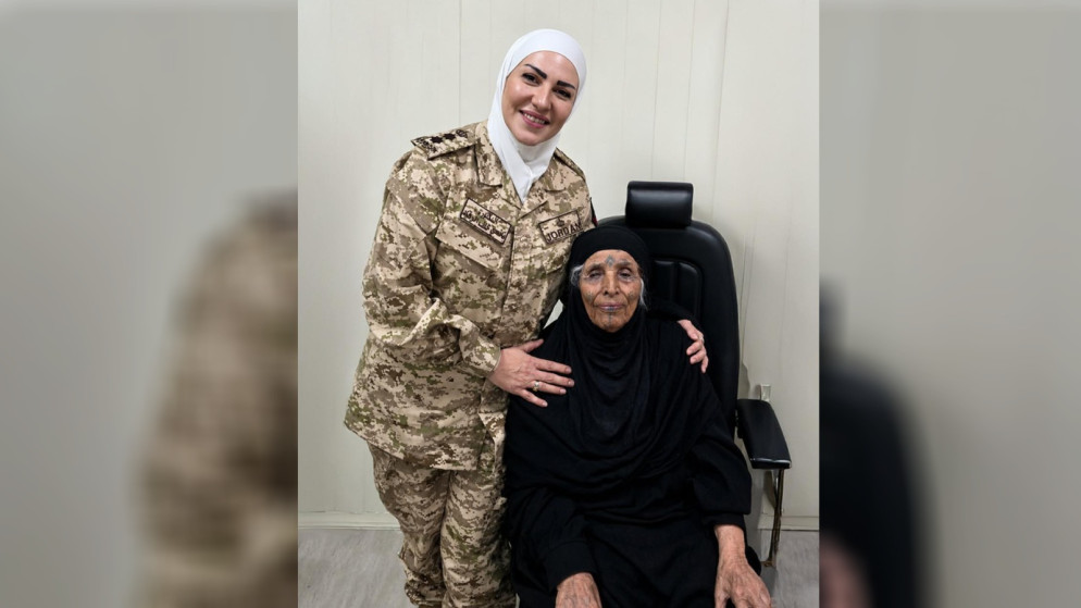 إنجاز طبي أردني يزرع الأمل في عيون معمّرة