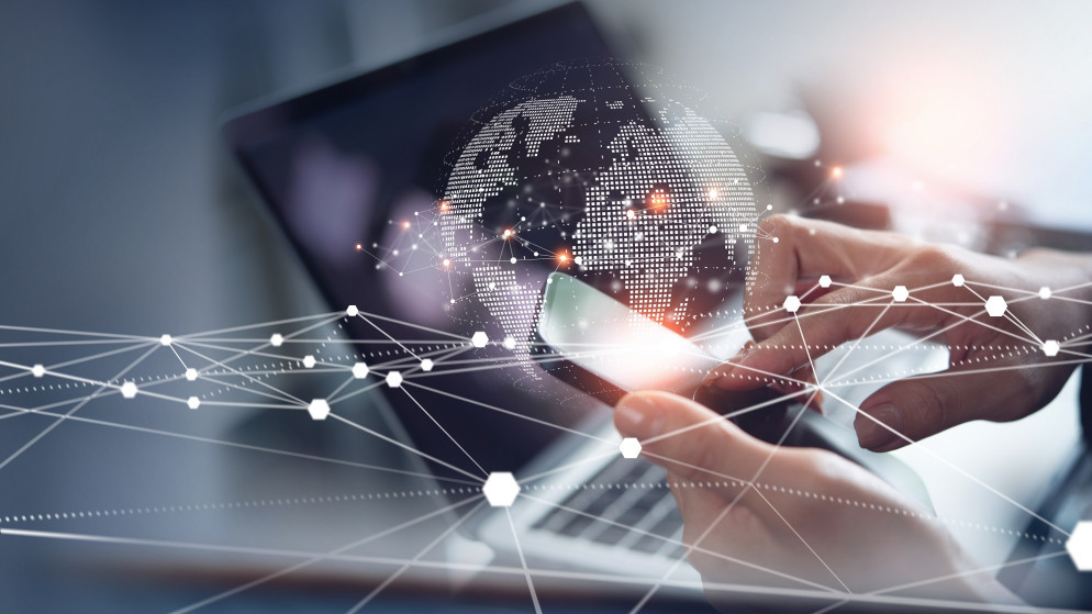 الأردن يحقق تقدمًا في الربط الرقمي عبر اتفاقية جديدة مع شركات عالمية