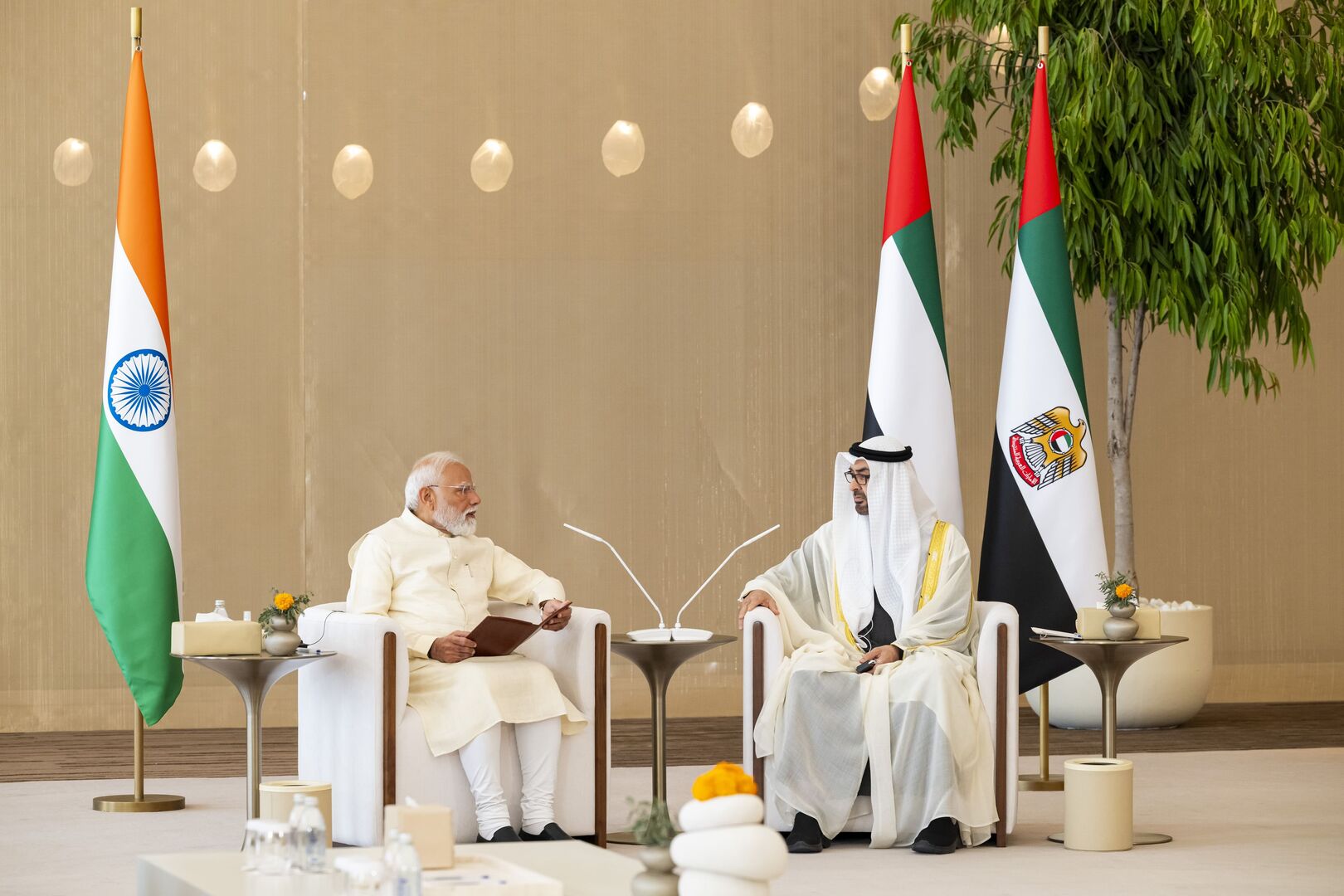 الهند والإمارات تعززان التعاون الدفاعي والاقتصادي