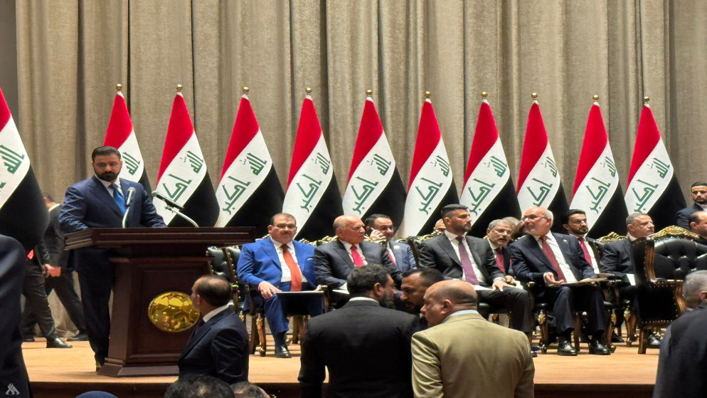البرلمان العراقي يمنح الثقة لحكومة الزيدي ويستثني خمس وزارات