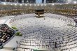 الأمن السعودي يضبط 44 مخالفا لأنظمة الحج في شاحنة سرية