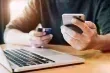 المؤثرون يقودون سلوك التسوق لدى الأطفال والمراهقين