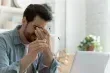 كيف تتخلص من اجهاد العين الرقمي بتقنيات حديثة ويوغا العين