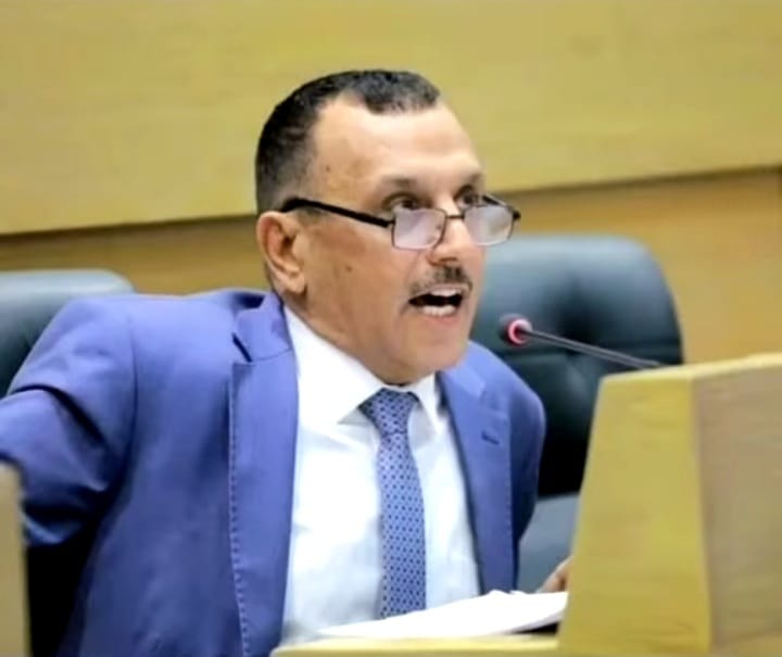 إلى متى يستمر الشعور بالقهر والاستفزاز؟ وكيف نحافظ على هيبة الدولة ومؤسساتها، ونصون صورتها، ونبتعد عن المناكفات السياسية التي لا تخدم المصلحة العامة؟