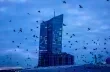 مخاطر الرافعة المالية.. كيف تغذي البنوك المركزية الازمات القادمة