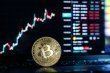 بيتكوين تكسر حاجز 70 الف دولار وسط صعود جماعي للعملات الرقمية
