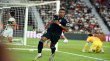 ريال مدريد يقتنص فوزا مثيرا من التشي ويواصل ملاحقة برشلونة في الليغا