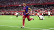 رافينيا يقود برشلونة لانتصار ساحق على اشبيلية في الدوري الاسباني