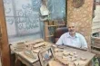 حكاية صانع الارابيسك في قلب القاهرة التاريخية بين الارث والاندثار