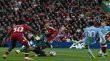 مانشستر سيتي يضرب بقوة في انفيلد ويحسم قمة الدوري الانجليزي بثلاثية