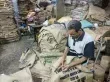 وكالة الخيش في القاهرة حكاية تراث يرفض الاندثار