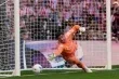 غياب كورتوا عن الكلاسيكو يضع لونين في تحدي جديد امام برشلونة
